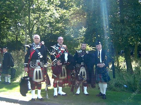 Marie-Curie-Pipefest Edinburgh 2005